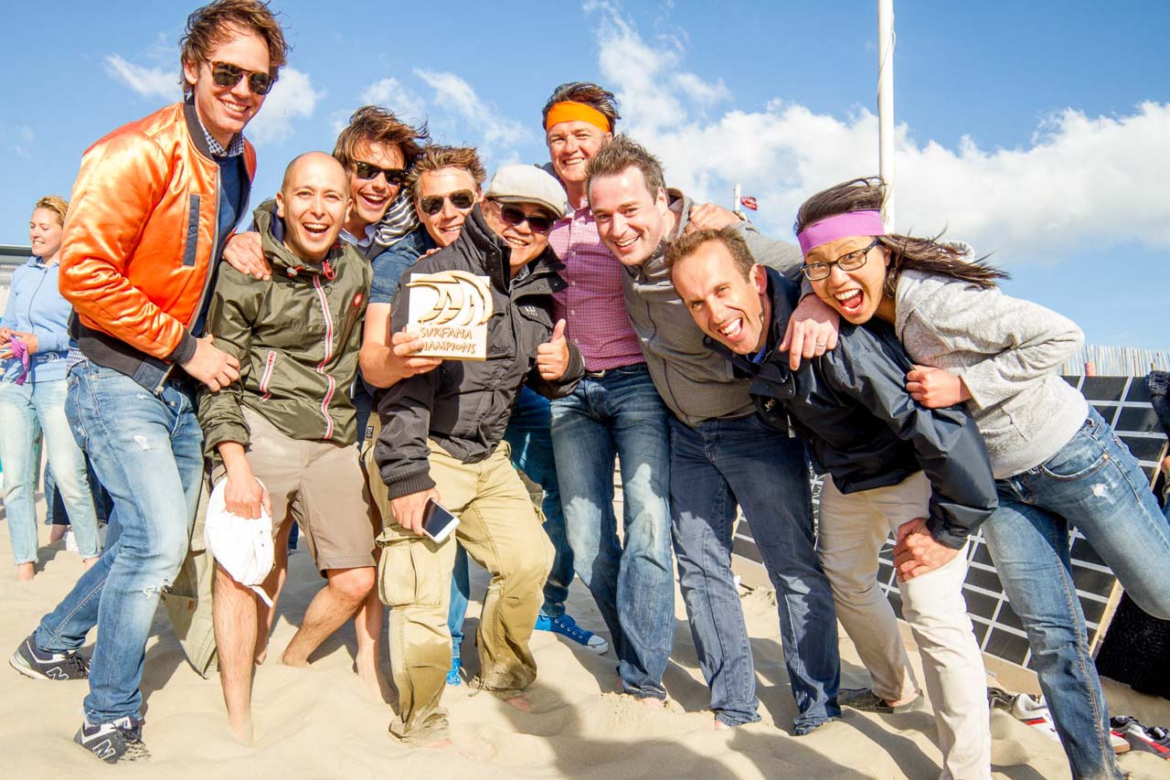 groepsuitje bij surfschool zandvoort