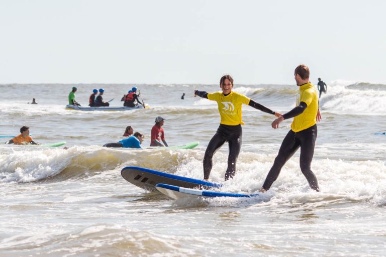 Bedrijfsuitje op strand zandvoort